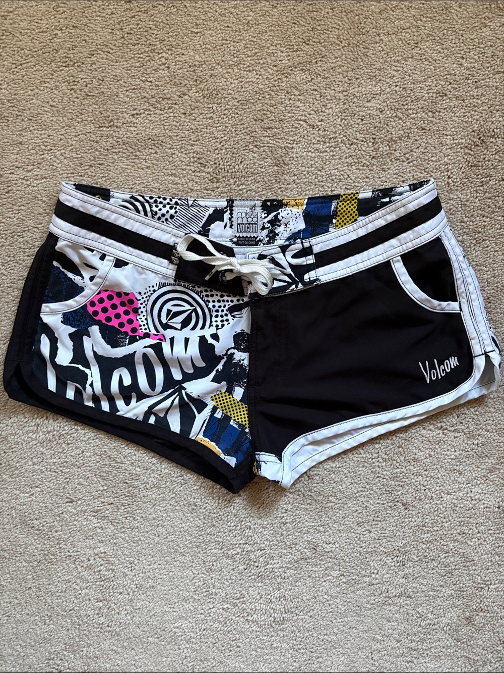 Volcom | Y2K Vintage Miss Mod Board Shorts